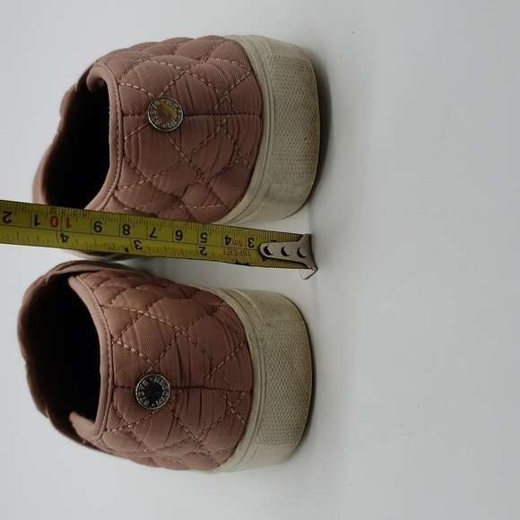 𝅺STEVE Madden Endell women US 9 quilted dusty rose pink textile slip on sneakers - Picture 4 of 10